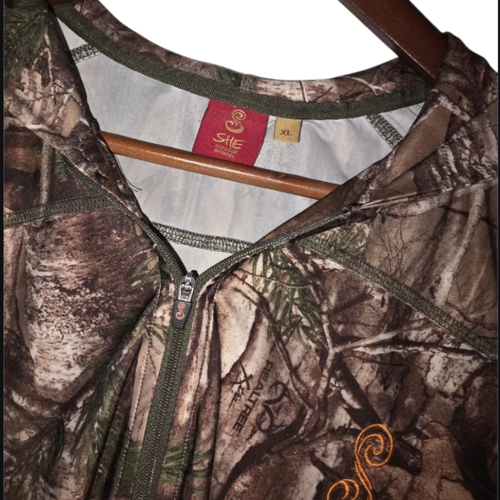 SHE Realtree Camouflage Silky Smooth Pullover Hoodie Women's XL - Picture 3 of 6